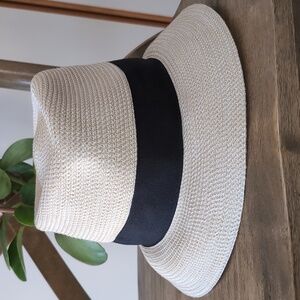 Eric Javits Classic Squishee Straw Packable Fedora Sun Hat Cream/Black